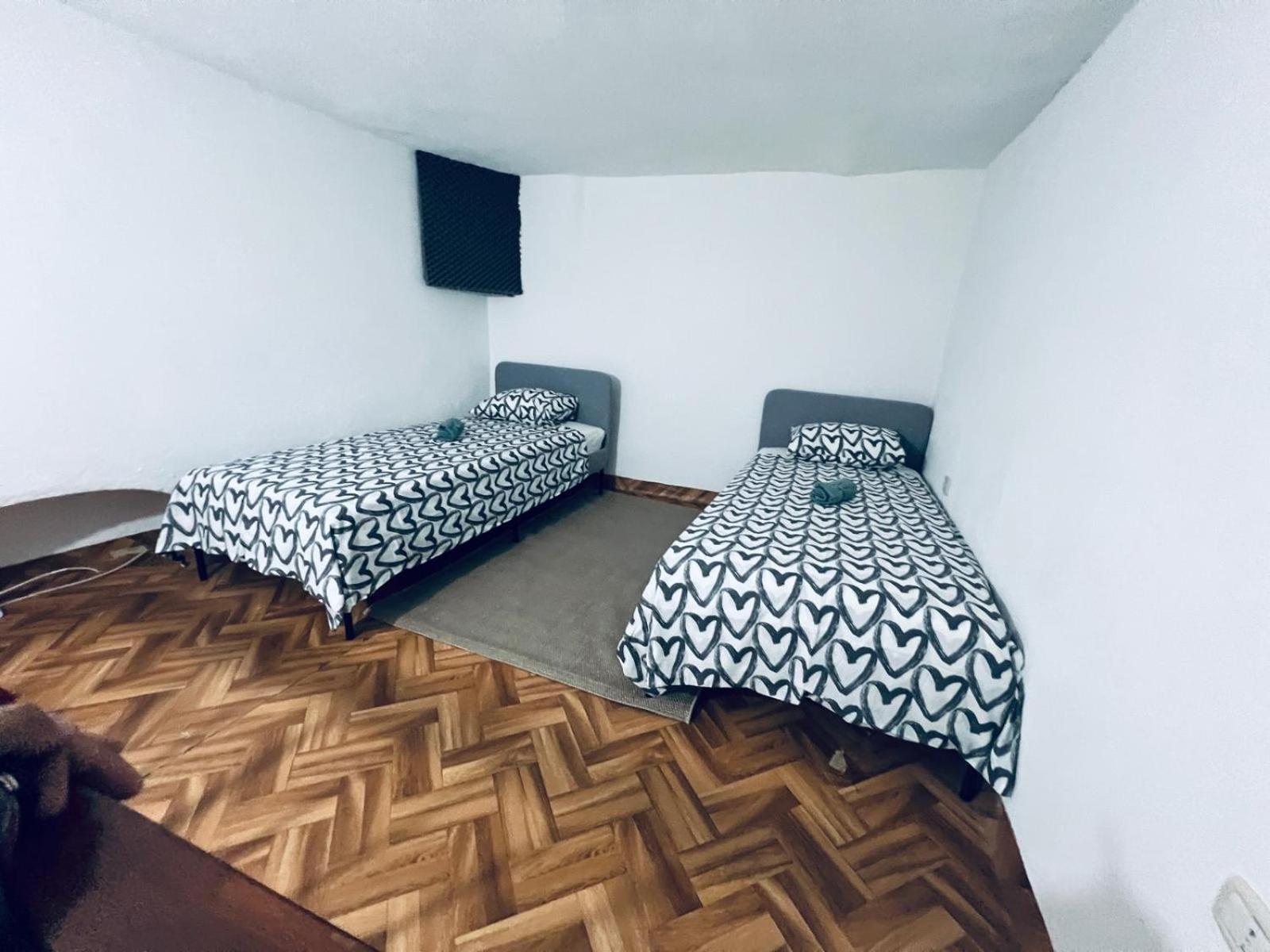King House Hostel *